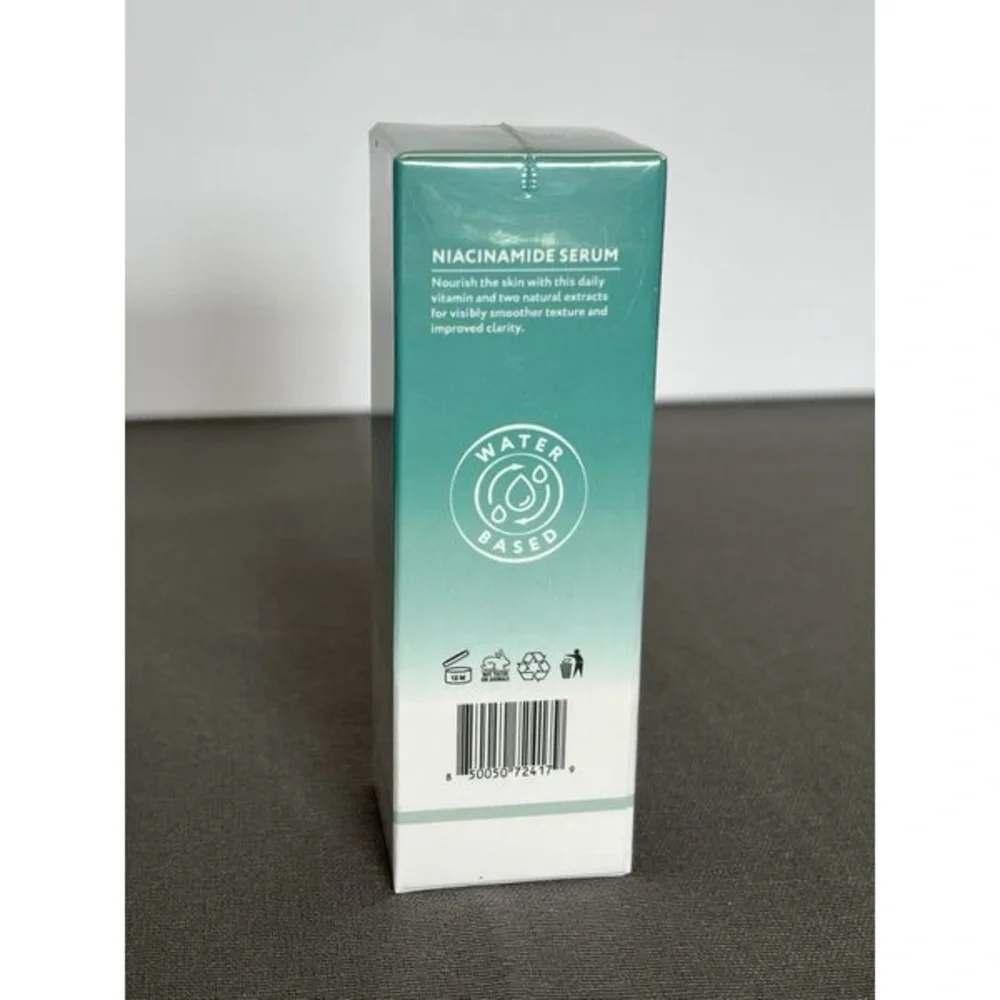 Green Skincare Serum with Natural Ingredients - Picture 3 of 4